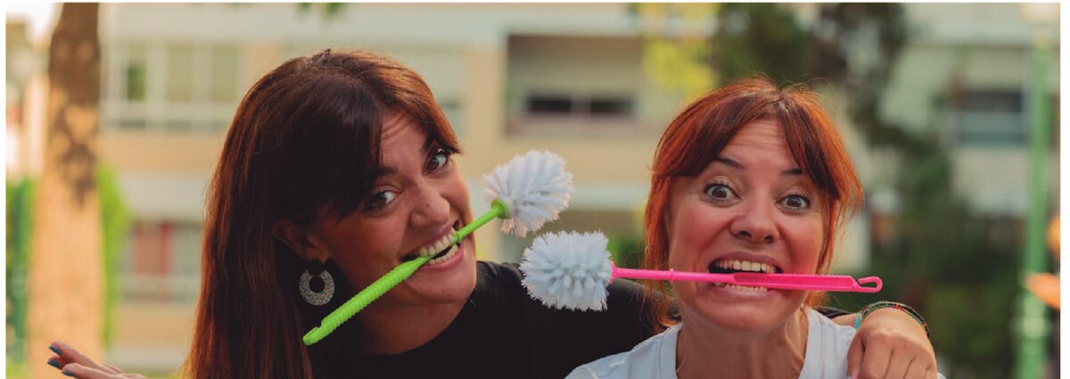 Jazmín Abuín y Arantxa Treus bromeando