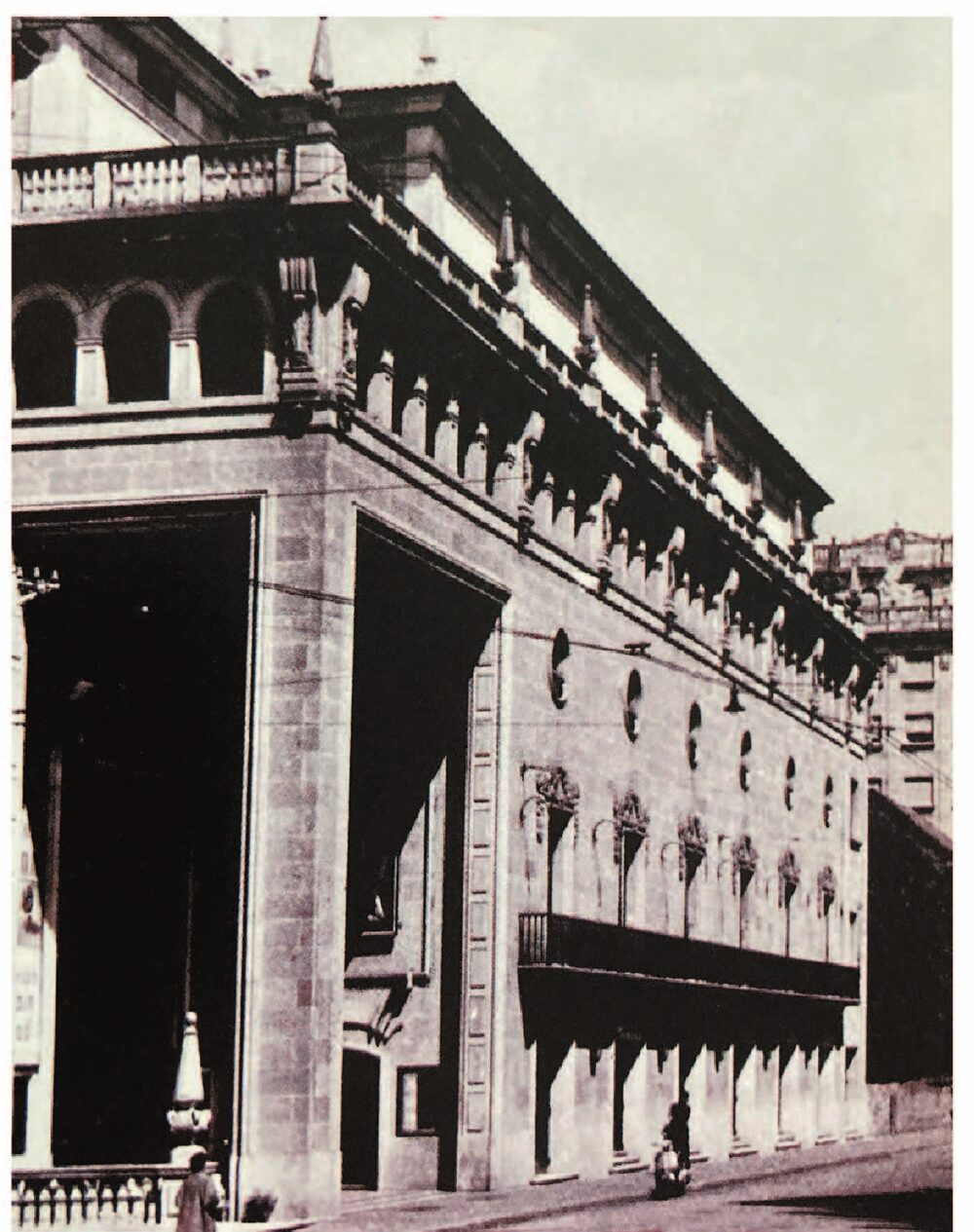 Edificio del Teatro Cine Fraga en una imagen antigua